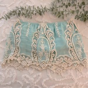 EUC Light blue boho lace crop top Size Small